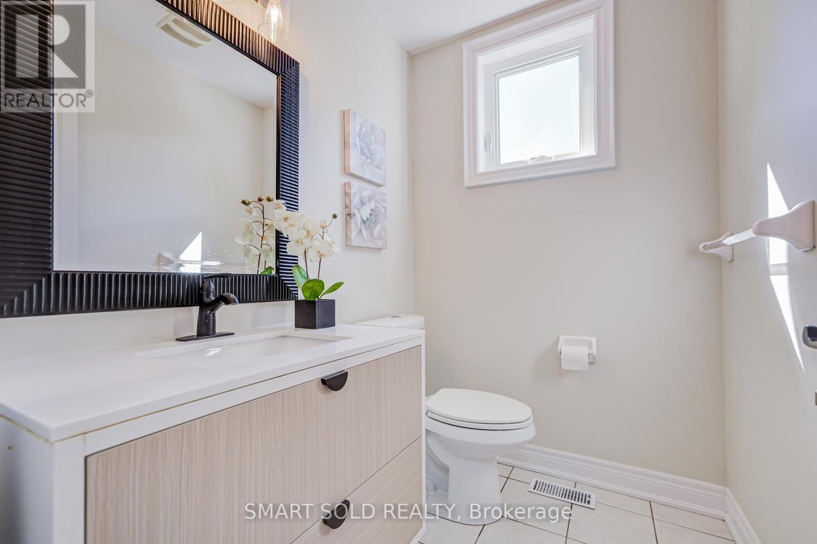 2252 Pine Glen Road, Oakville, Ontario  L6M 0G5 - Photo 6 - W12442067