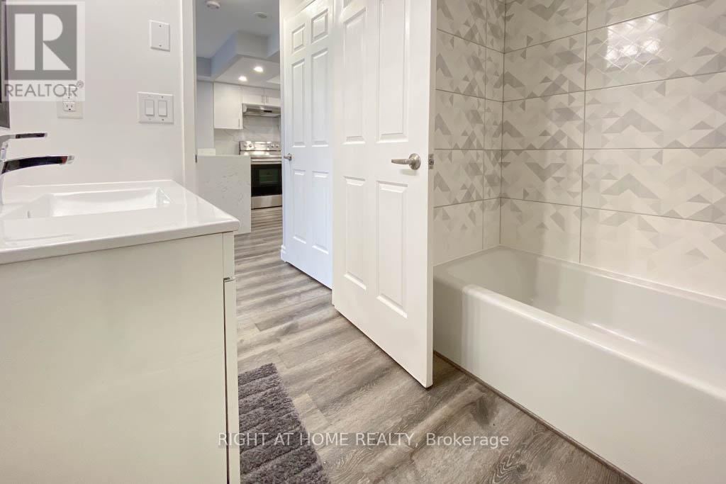 313 - 55 Kingsbridge Garden Circle, Mississauga, Ontario  L5Y 1Y1 - Photo 16 - W12469153