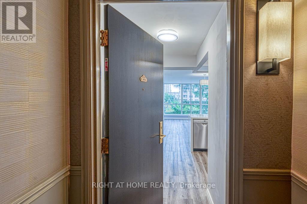 313 - 55 Kingsbridge Garden Circle, Mississauga, Ontario  L5Y 1Y1 - Photo 4 - W12469153