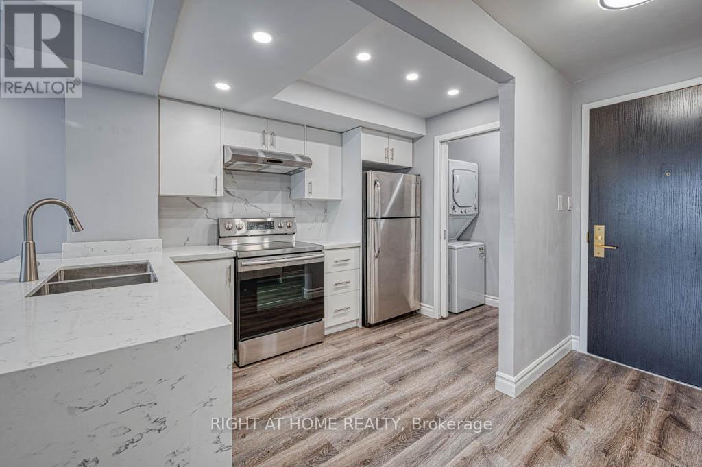 313 - 55 Kingsbridge Garden Circle, Mississauga, Ontario  L5Y 1Y1 - Photo 6 - W12469153