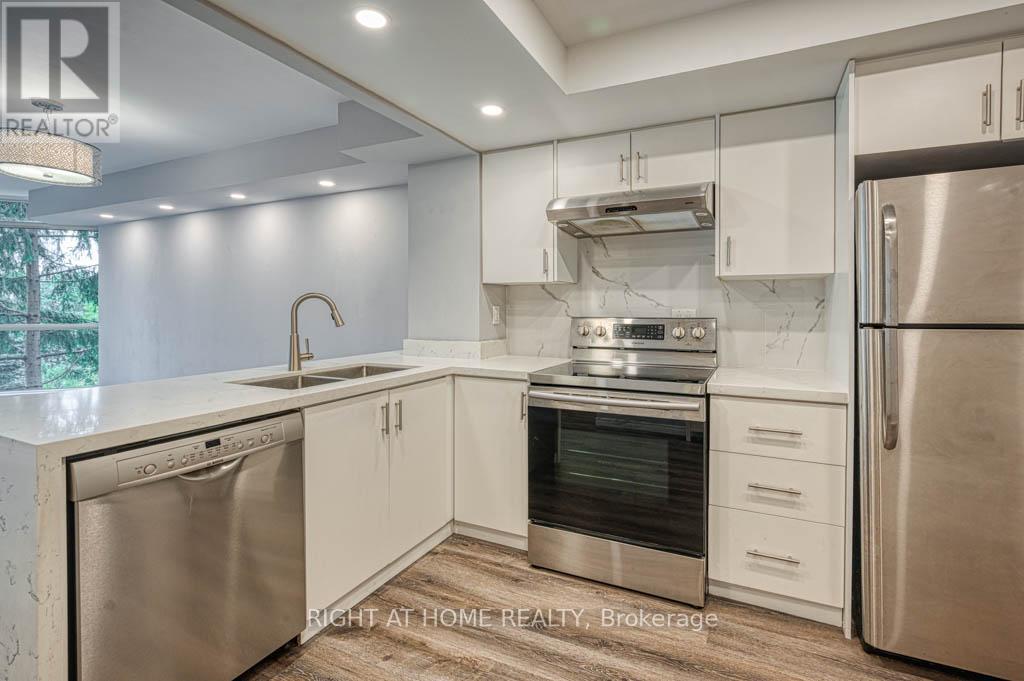 313 - 55 Kingsbridge Garden Circle, Mississauga, Ontario  L5Y 1Y1 - Photo 7 - W12469153
