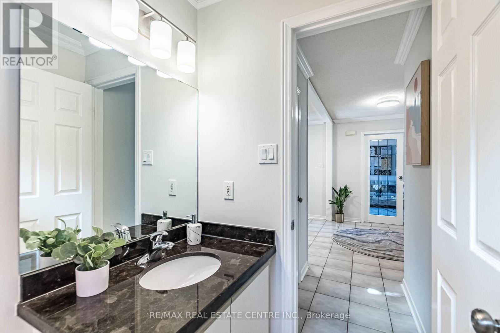 963 Summerbreeze Court, Mississauga, Ontario  L5V 1C9 - Photo 18 - W12469167