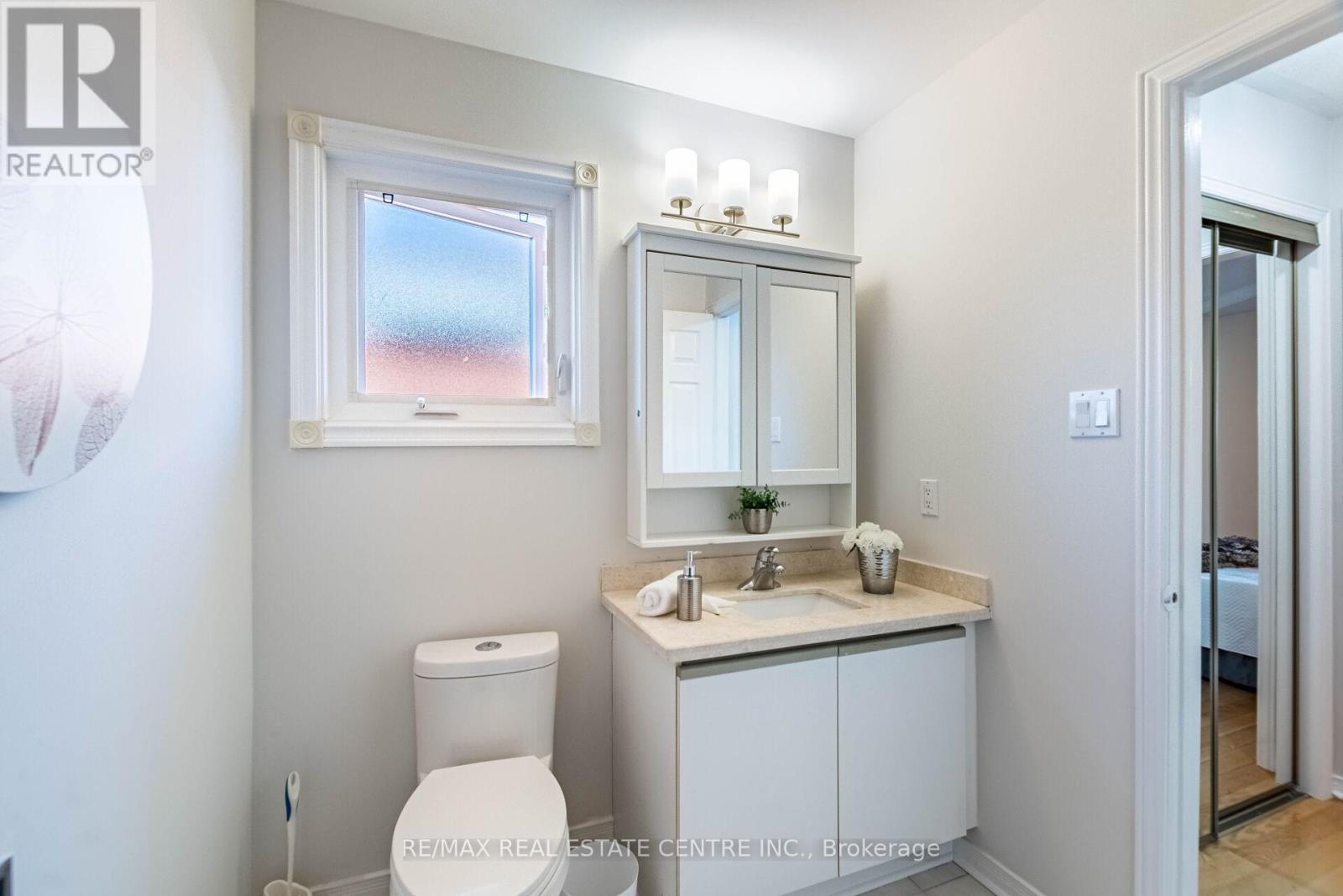 963 Summerbreeze Court, Mississauga, Ontario  L5V 1C9 - Photo 24 - W12469167