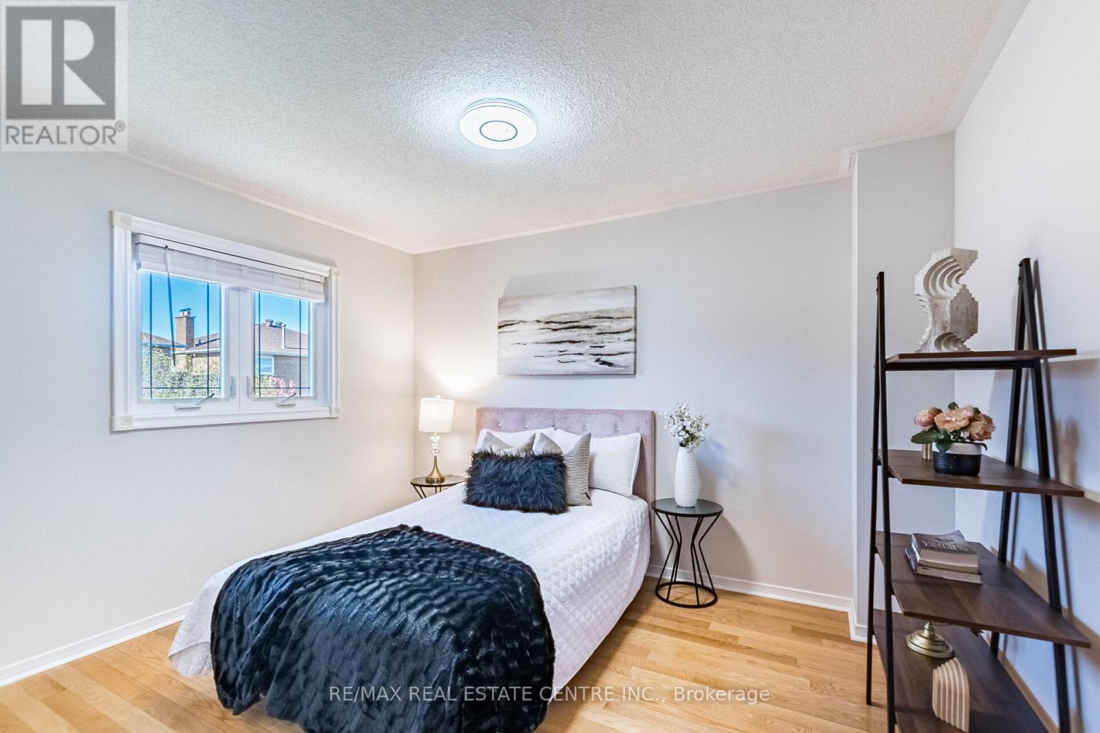 963 Summerbreeze Court, Mississauga, Ontario  L5V 1C9 - Photo 25 - W12469167
