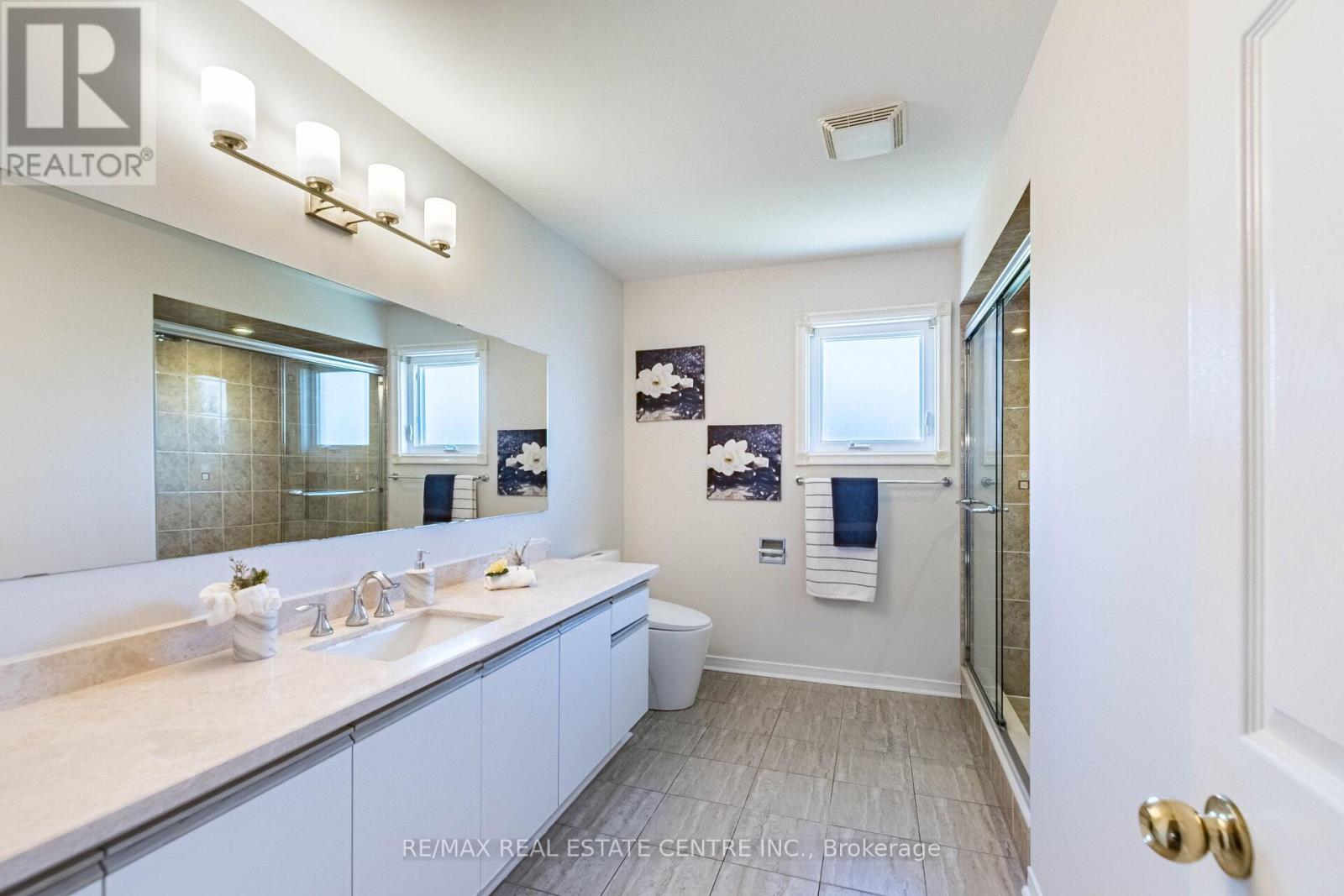 963 Summerbreeze Court, Mississauga, Ontario  L5V 1C9 - Photo 28 - W12469167