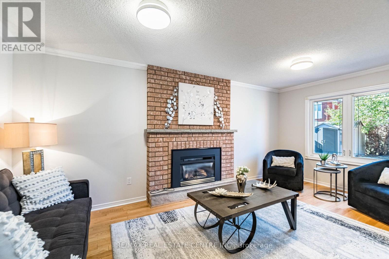 963 Summerbreeze Court, Mississauga, Ontario  L5V 1C9 - Photo 9 - W12469167