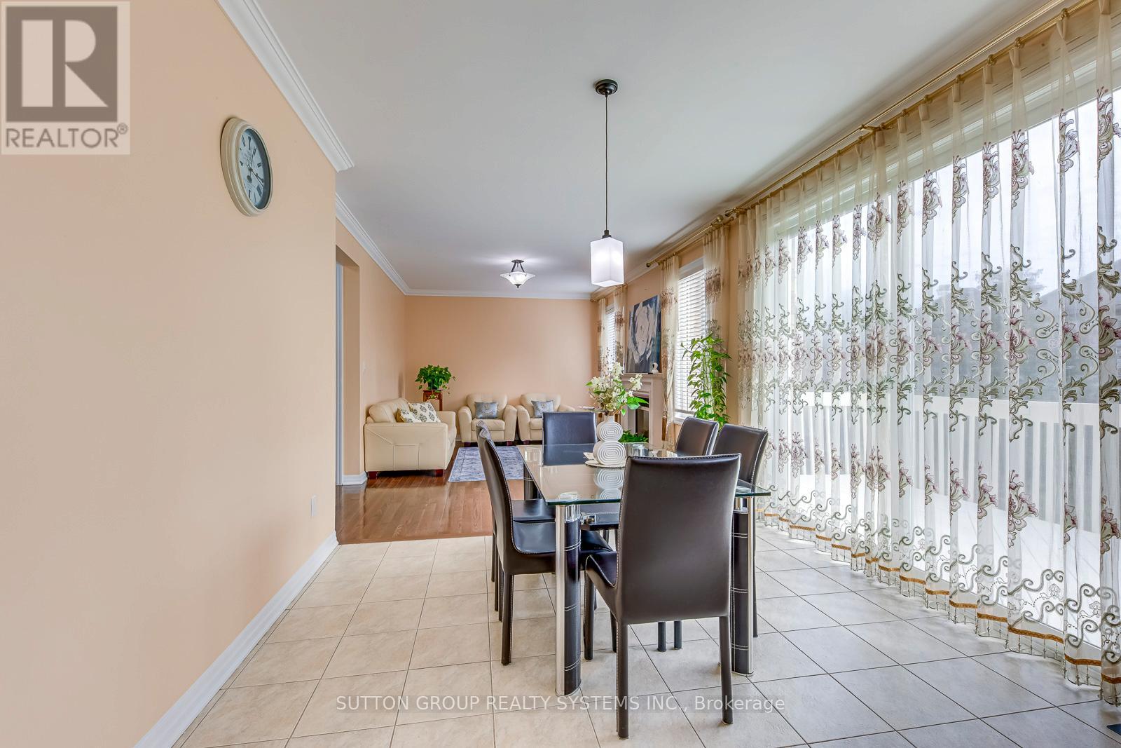 2207 Kwinter Road, Oakville, Ontario  L6M 0G1 - Photo 13 - W12469174
