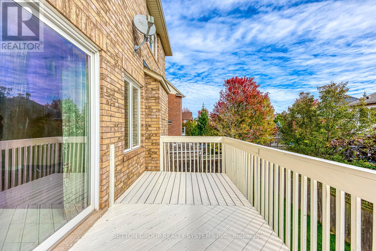 2207 Kwinter Road, Oakville, Ontario  L6M 0G1 - Photo 14 - W12469174