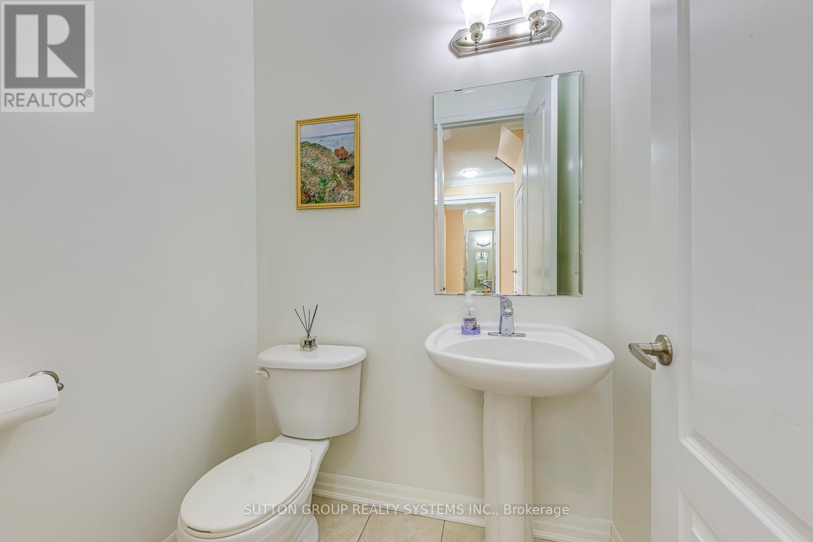 2207 Kwinter Road, Oakville, Ontario  L6M 0G1 - Photo 18 - W12469174