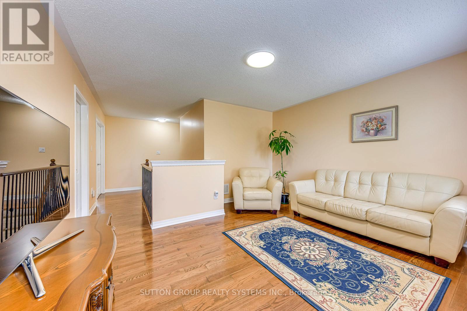 2207 Kwinter Road, Oakville, Ontario  L6M 0G1 - Photo 22 - W12469174