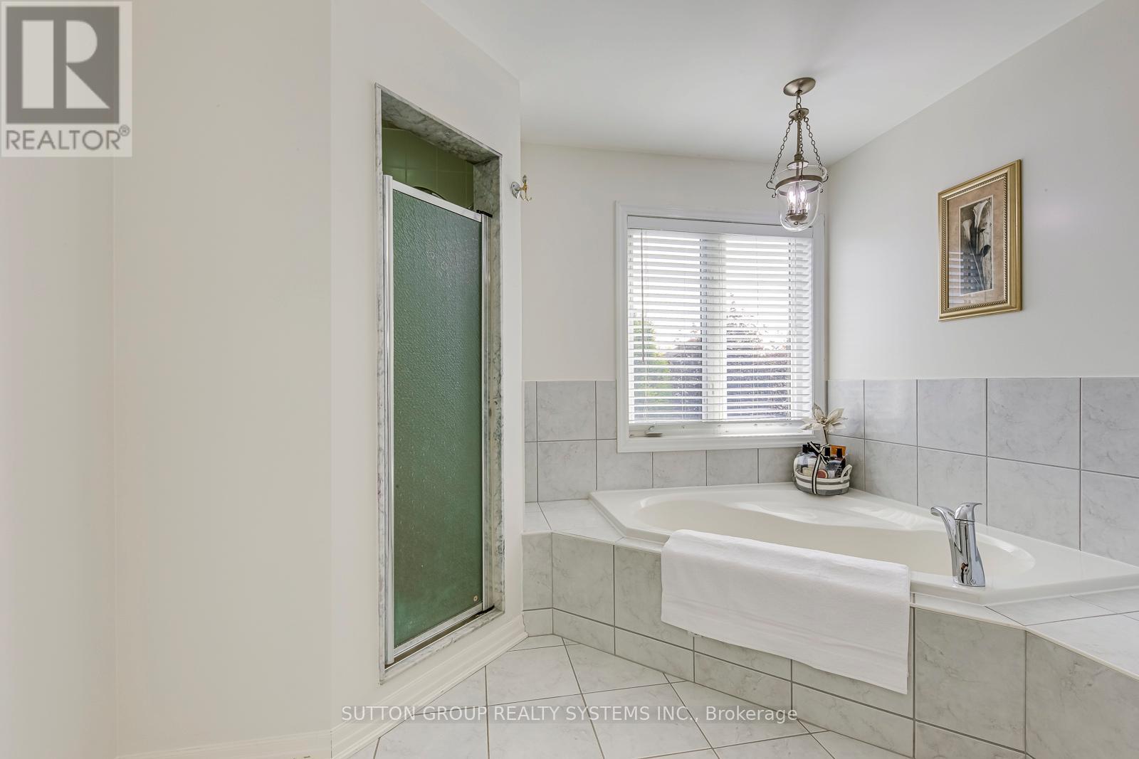 2207 Kwinter Road, Oakville, Ontario  L6M 0G1 - Photo 27 - W12469174