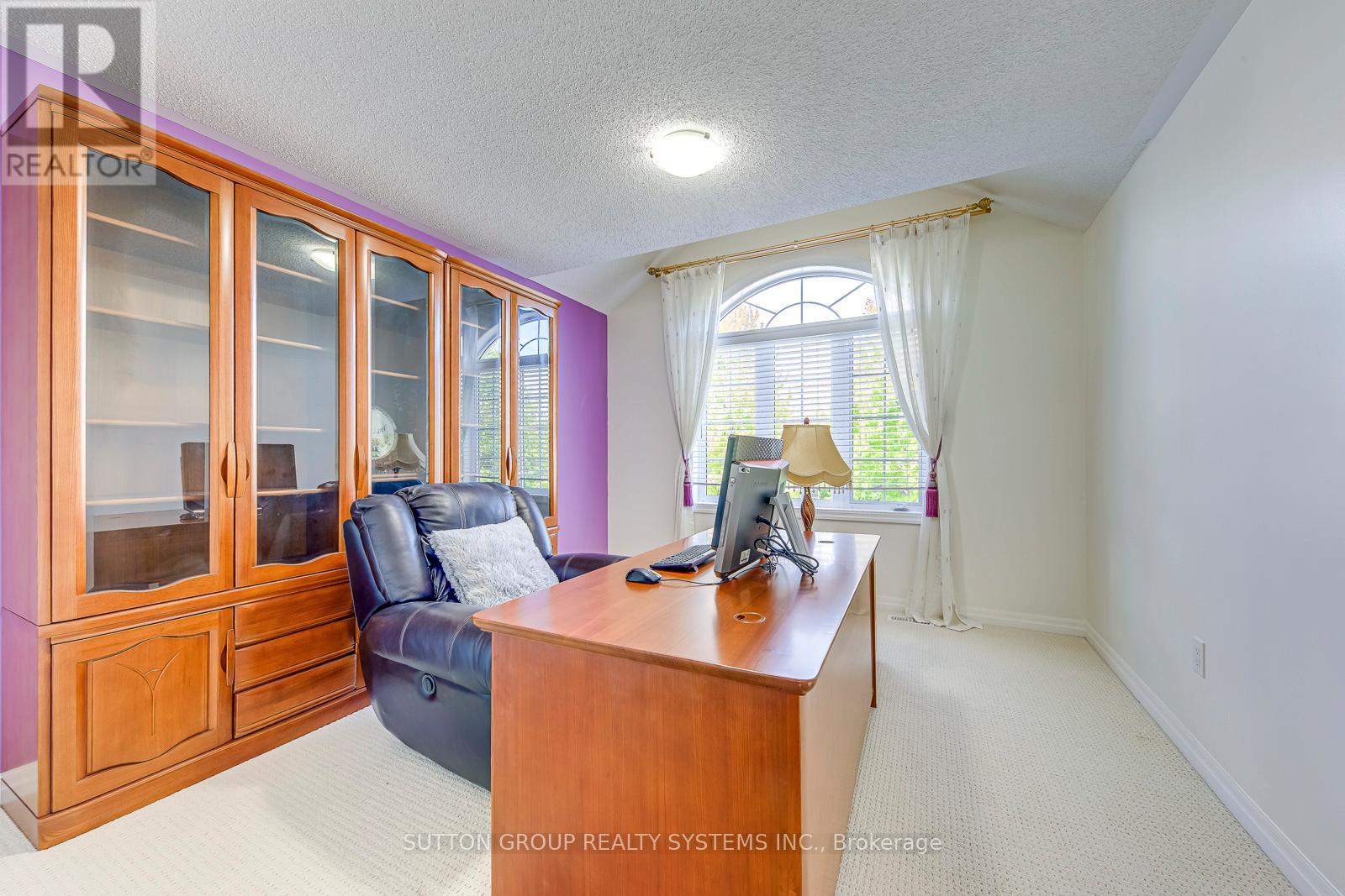 2207 Kwinter Road, Oakville, Ontario  L6M 0G1 - Photo 32 - W12469174