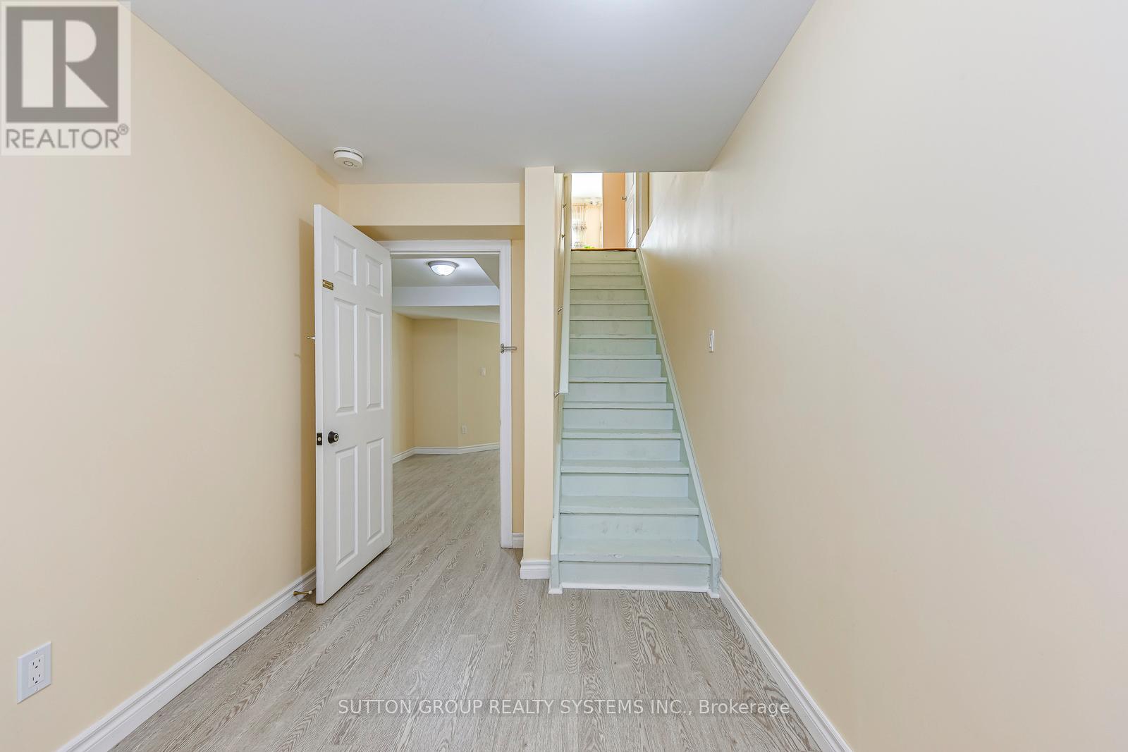 2207 Kwinter Road, Oakville, Ontario  L6M 0G1 - Photo 35 - W12469174