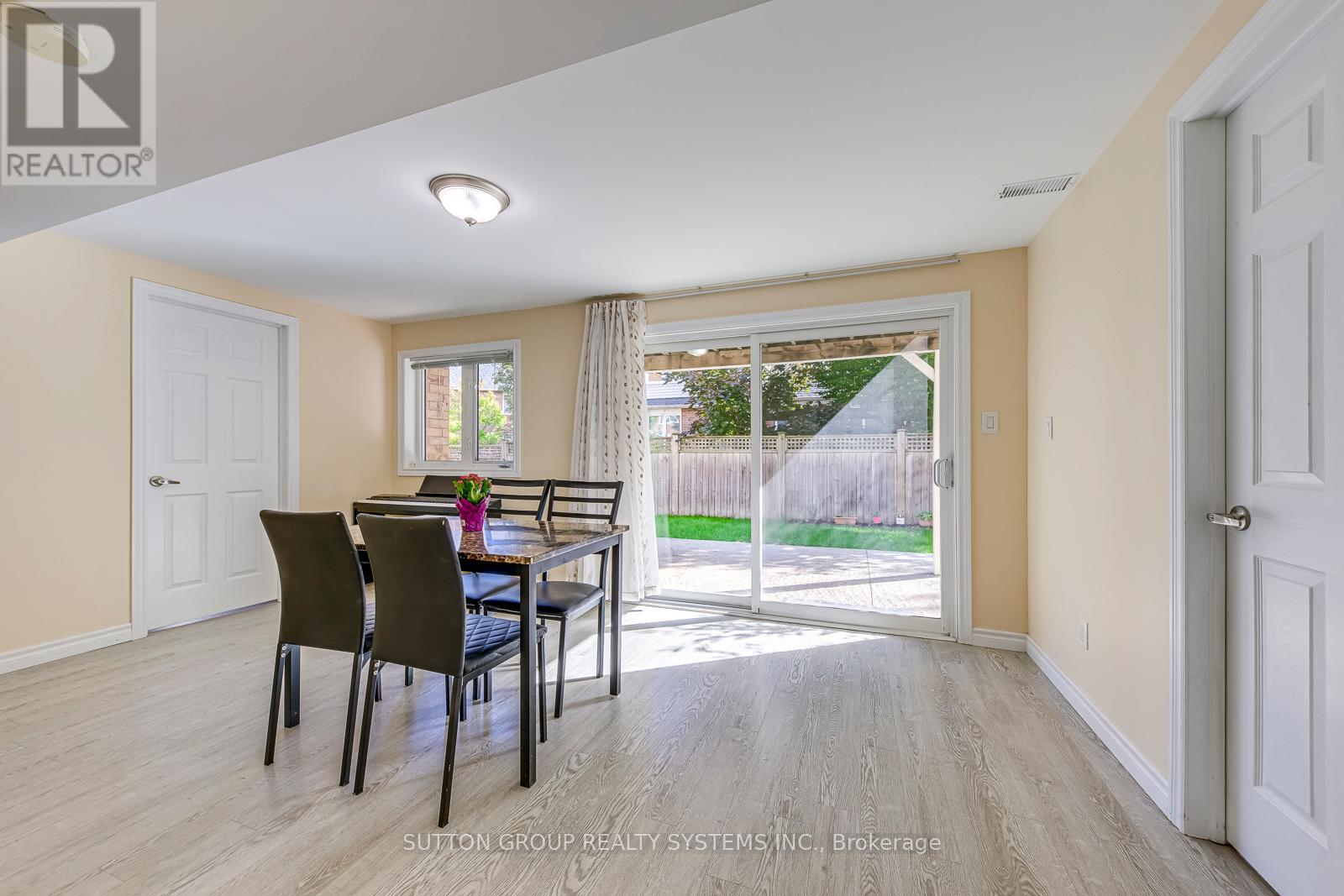 2207 Kwinter Road, Oakville, Ontario  L6M 0G1 - Photo 36 - W12469174