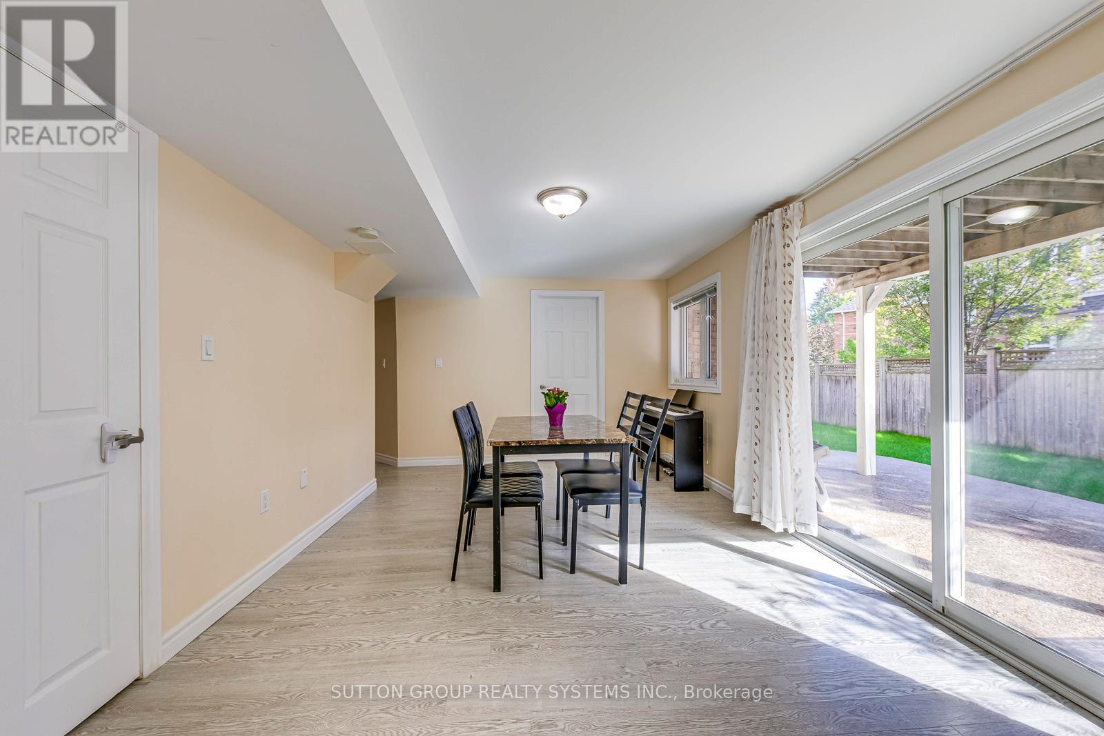 2207 Kwinter Road, Oakville, Ontario  L6M 0G1 - Photo 37 - W12469174