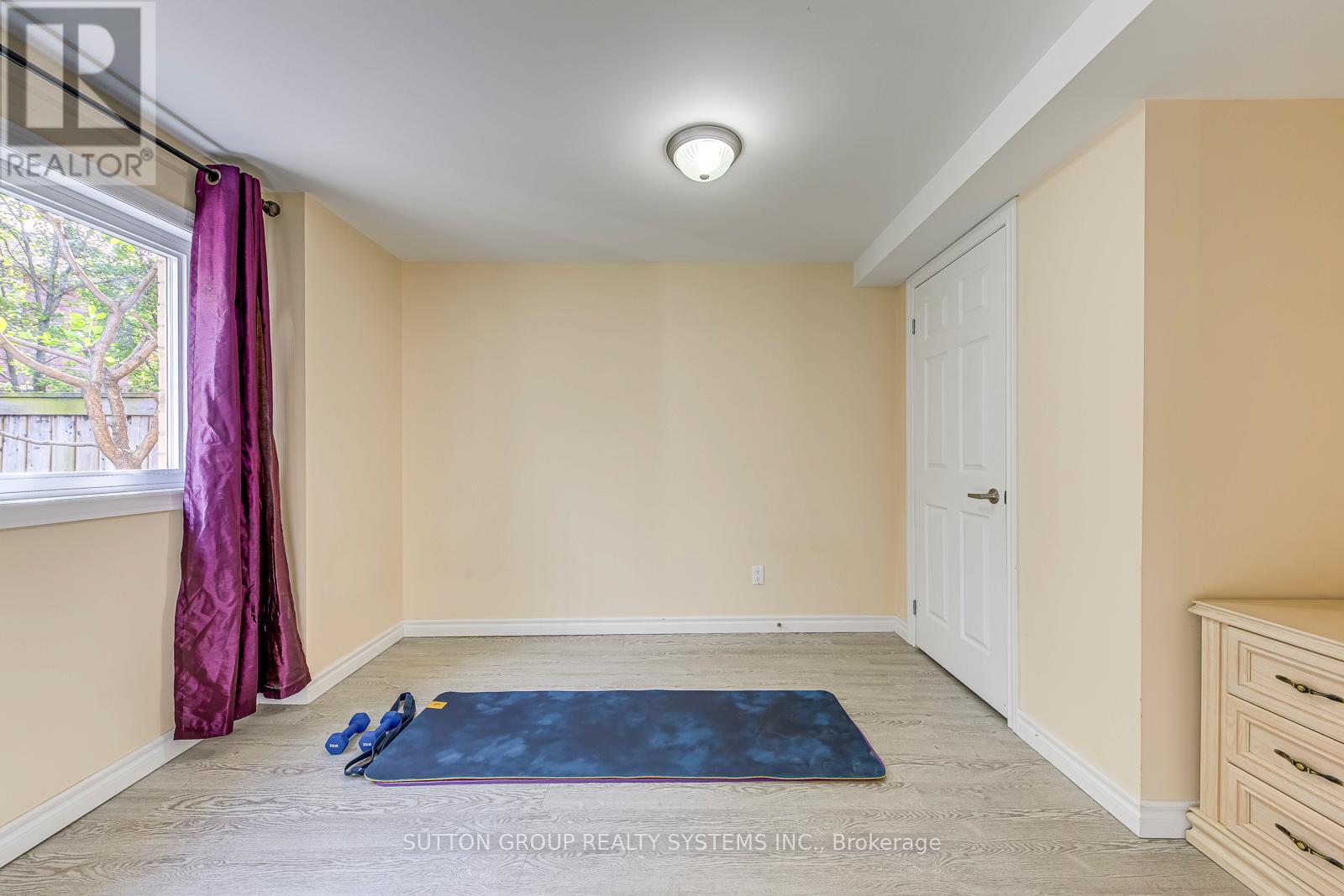 2207 Kwinter Road, Oakville, Ontario  L6M 0G1 - Photo 44 - W12469174
