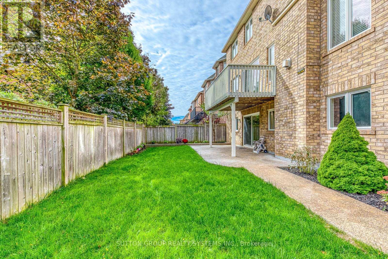 2207 Kwinter Road, Oakville, Ontario  L6M 0G1 - Photo 49 - W12469174