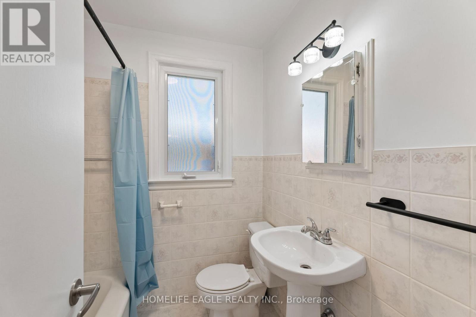 46 Athol Avenue, Toronto, Ontario  M8Z 2A4 - Photo 11 - W12469181