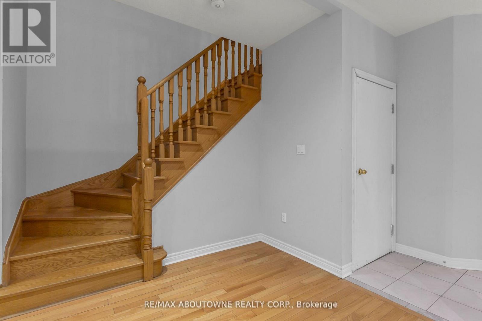Upper - 128 Breton Avenue, Mississauga, Ontario  L4Z 4K5 - Photo 12 - W12469196