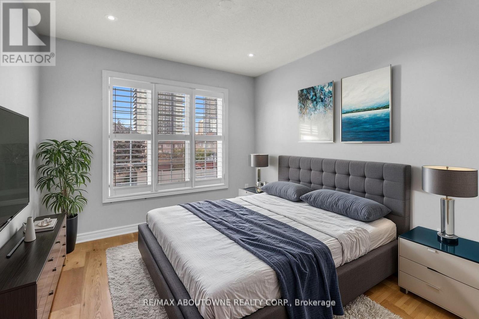 Upper - 128 Breton Avenue, Mississauga, Ontario  L4Z 4K5 - Photo 14 - W12469196