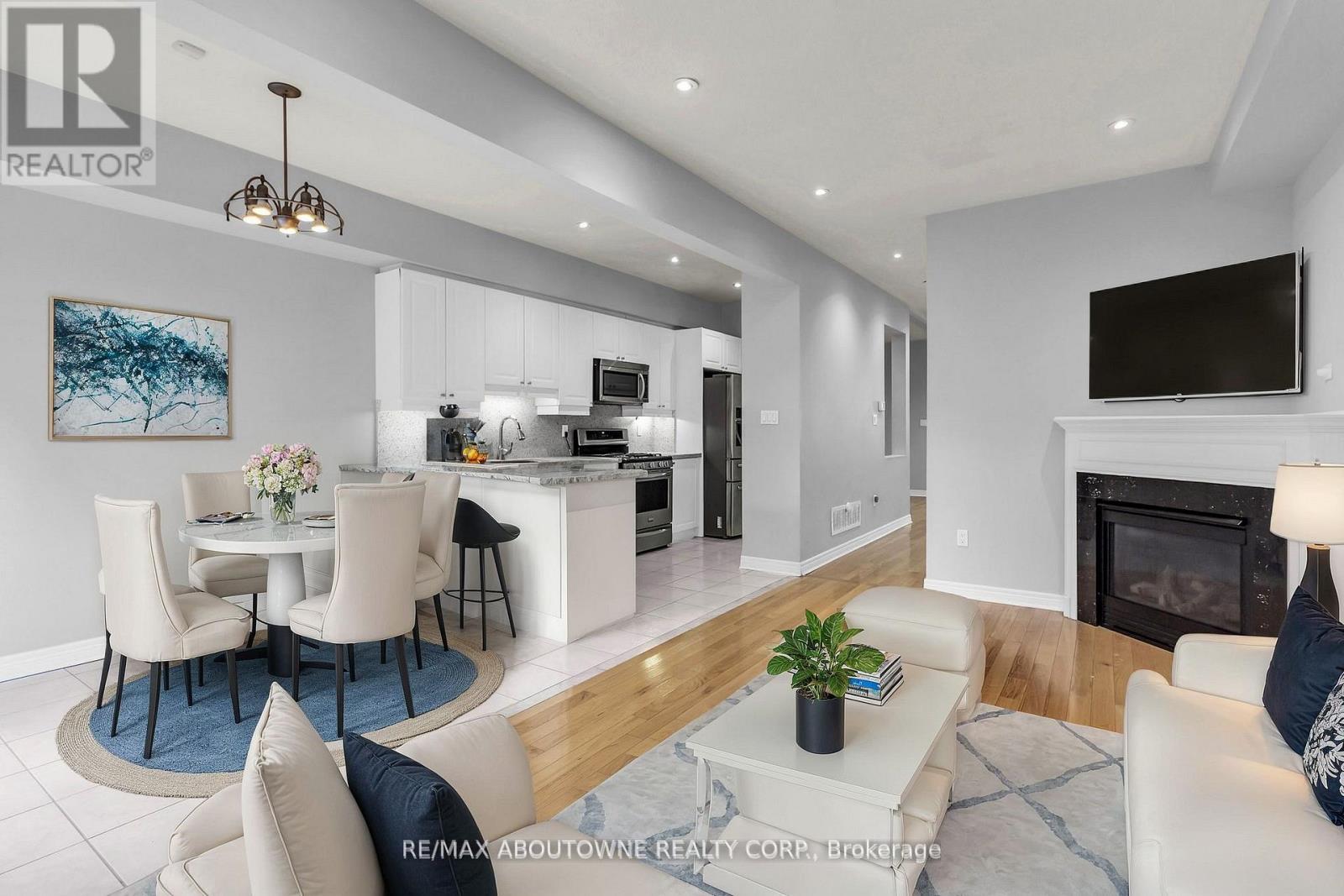 Upper - 128 Breton Avenue, Mississauga, Ontario  L4Z 4K5 - Photo 8 - W12469196