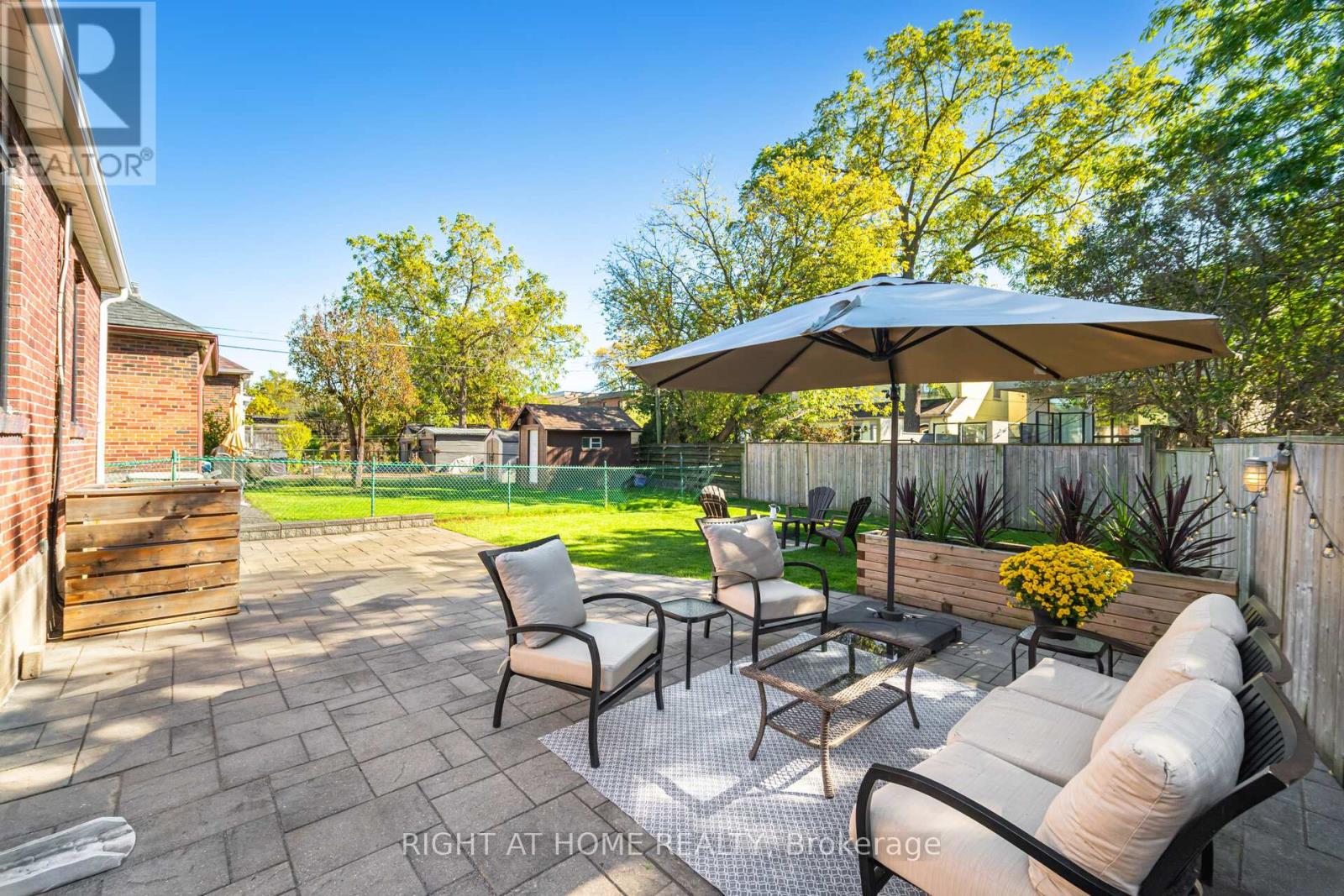 75 Emerald Crescent, Toronto, Ontario  M8V 2B5 - Photo 38 - W12469205