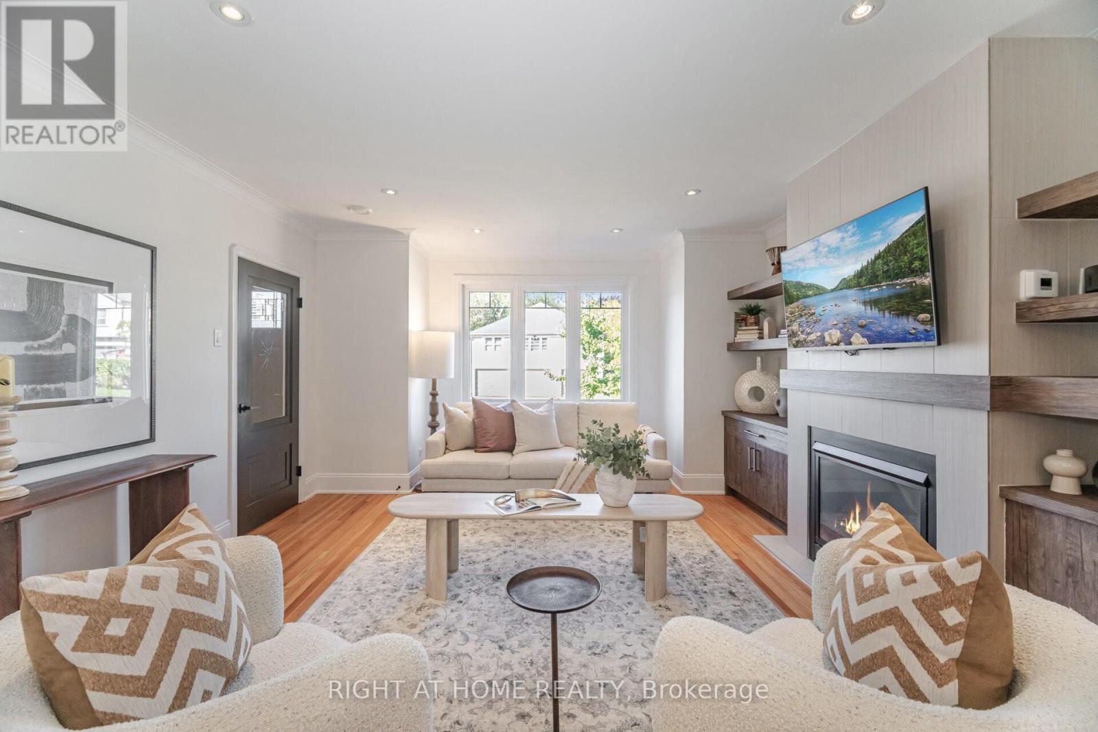 75 Emerald Crescent, Toronto, Ontario  M8V 2B5 - Photo 9 - W12469205