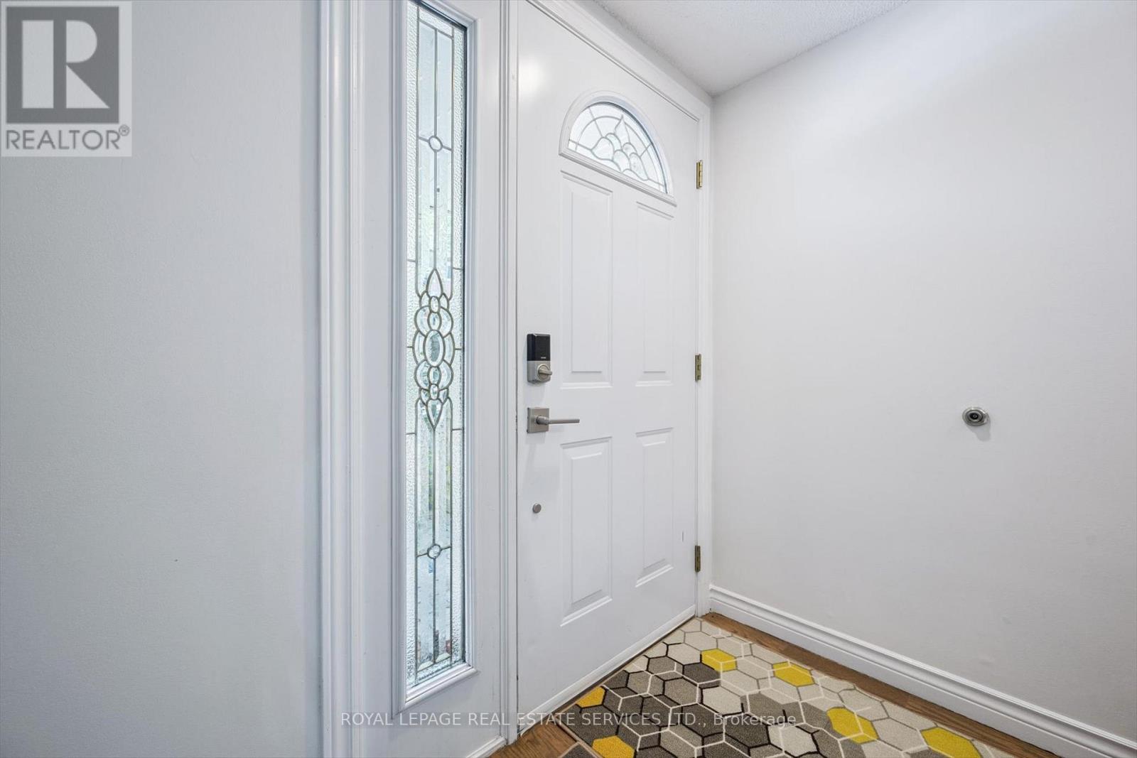 24 - 915 Inverhouse Drive, Mississauga, Ontario  L5J 4B2 - Photo 3 - W12469206