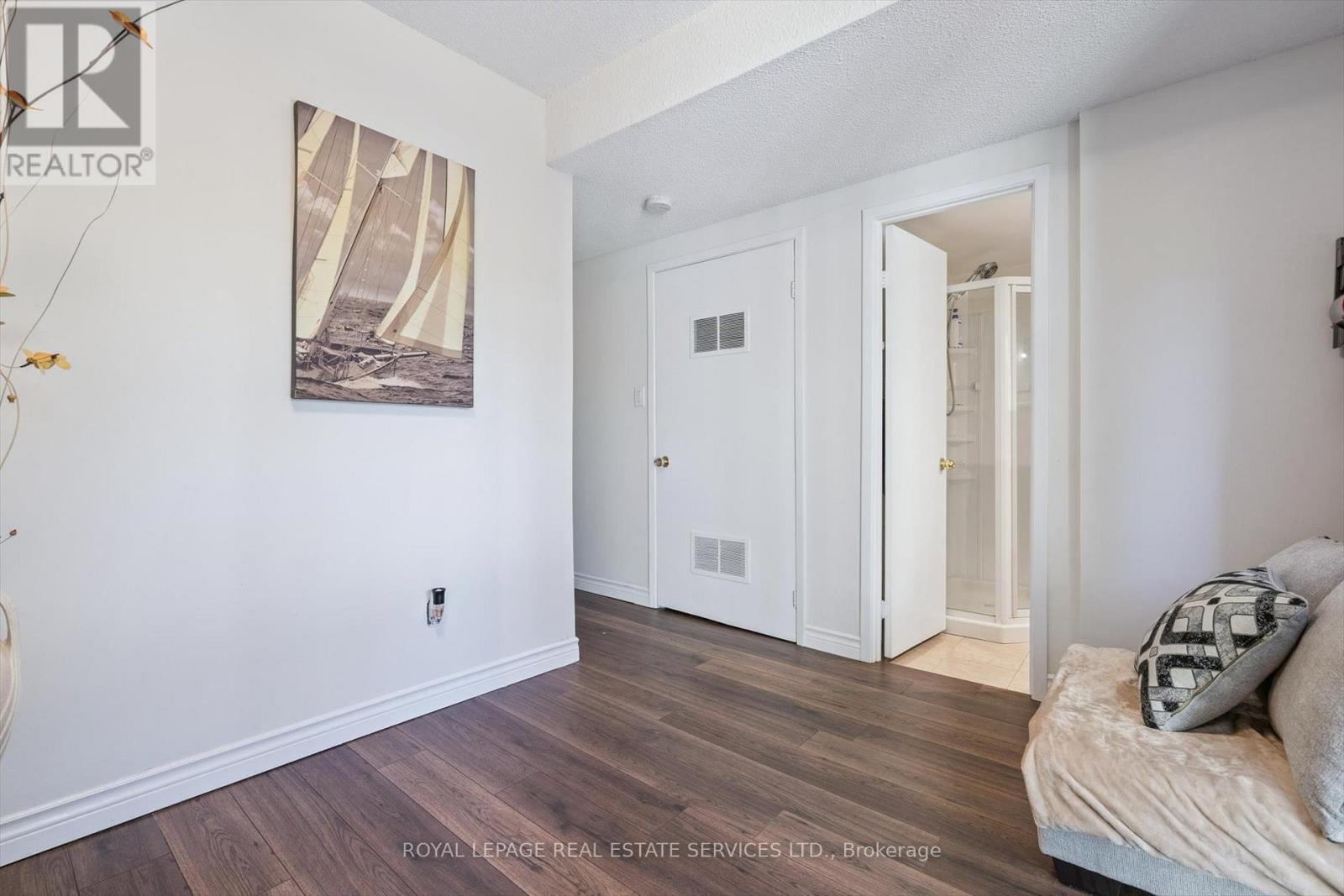 24 - 915 Inverhouse Drive, Mississauga, Ontario  L5J 4B2 - Photo 35 - W12469206