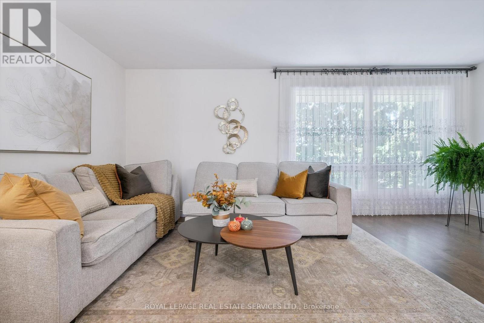 24 - 915 Inverhouse Drive, Mississauga, Ontario  L5J 4B2 - Photo 4 - W12469206