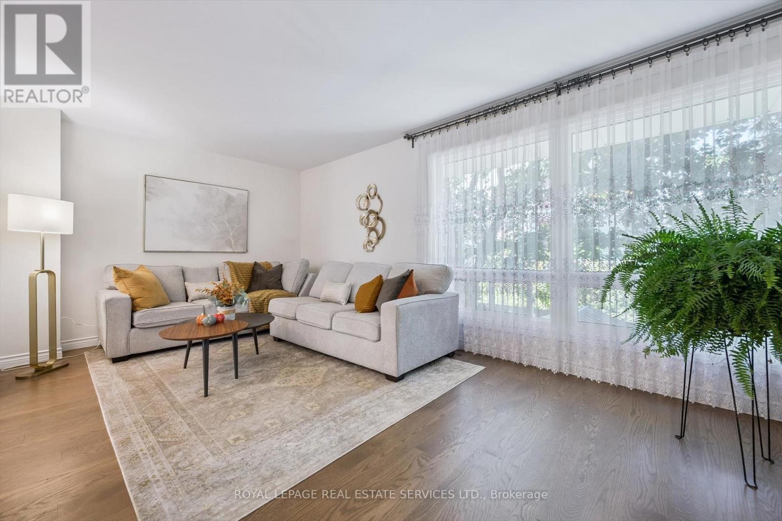 24 - 915 Inverhouse Drive, Mississauga, Ontario  L5J 4B2 - Photo 6 - W12469206