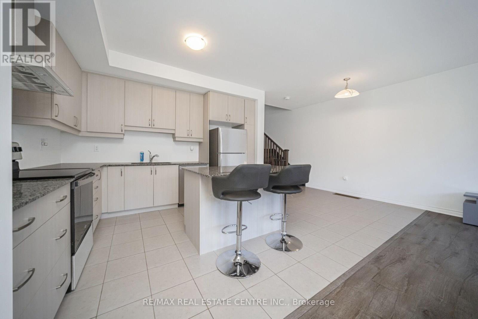 81 Melmar Street, Brampton, Ontario  L7A 5K8 - Photo 13 - W12469221