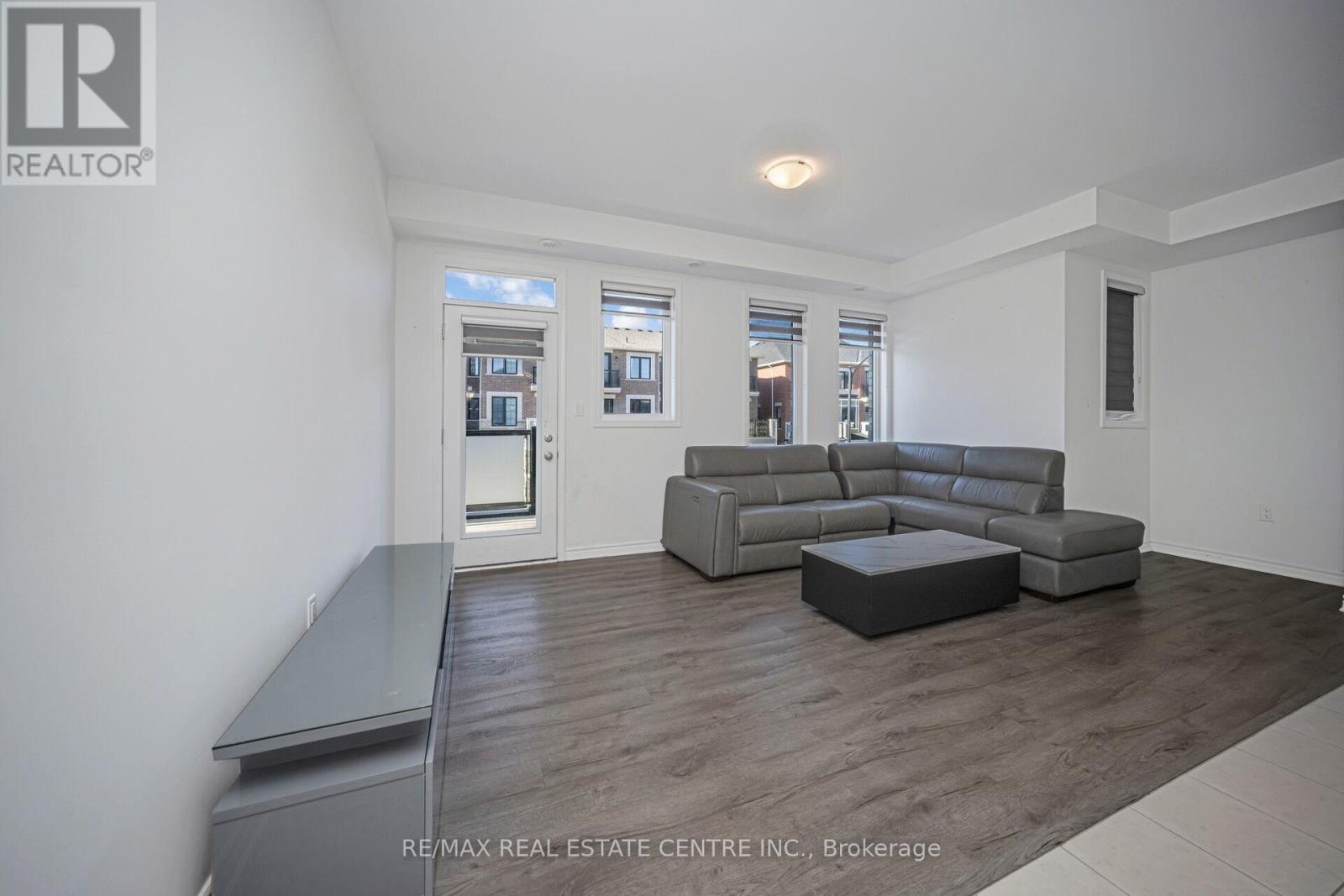 81 Melmar Street, Brampton, Ontario  L7A 5K8 - Photo 15 - W12469221