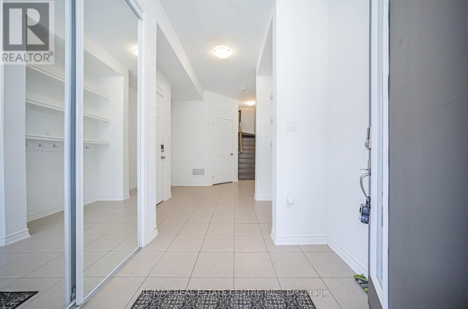 81 Melmar Street, Brampton, Ontario  L7A 5K8 - Photo 5 - W12469221