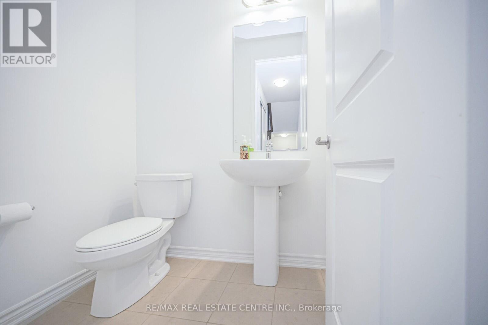 81 Melmar Street, Brampton, Ontario  L7A 5K8 - Photo 9 - W12469221