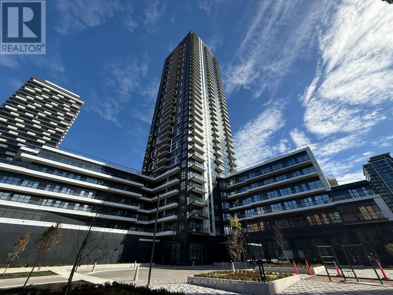2806 - 15 Watergarden Drive, Mississauga, Ontario  L5R 1B2 - Photo 2 - W12469222