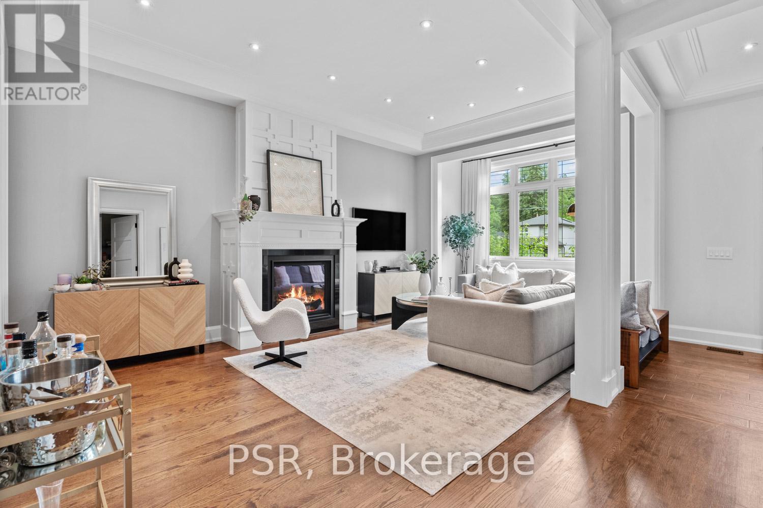 76 South Kingsway, Toronto, Ontario  M6S 3T3 - Photo 3 - W12469225