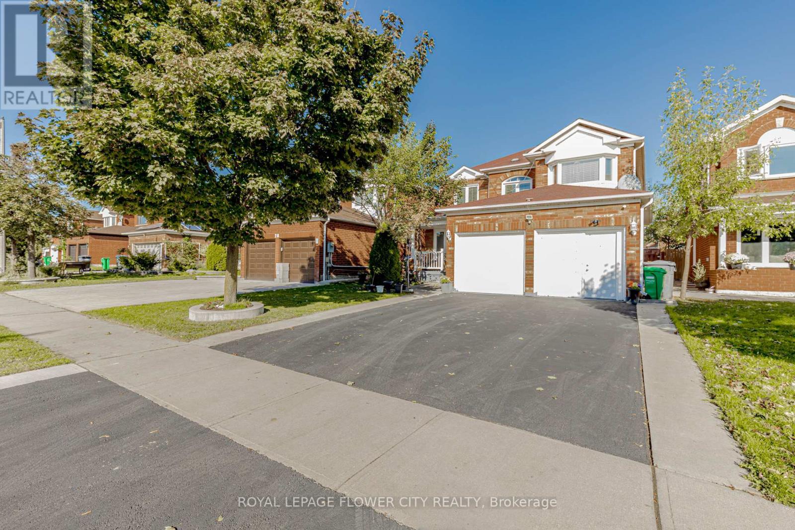30 Foxtail Road, Brampton, Ontario  L6R 1E2 - Photo 2 - W12469231