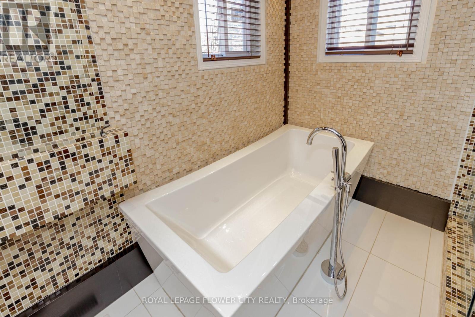 30 Foxtail Road, Brampton, Ontario  L6R 1E2 - Photo 34 - W12469231