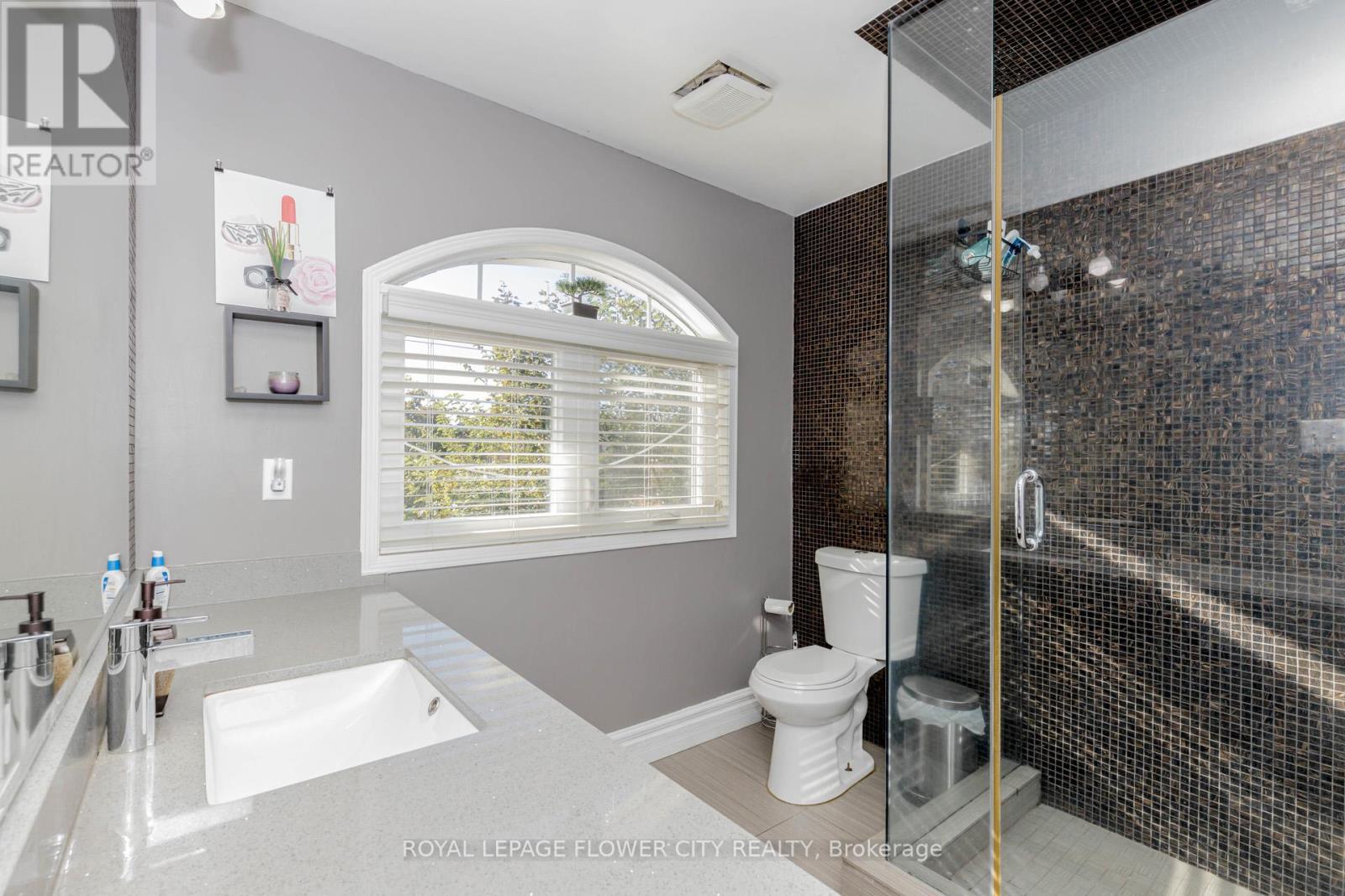30 Foxtail Road, Brampton, Ontario  L6R 1E2 - Photo 38 - W12469231