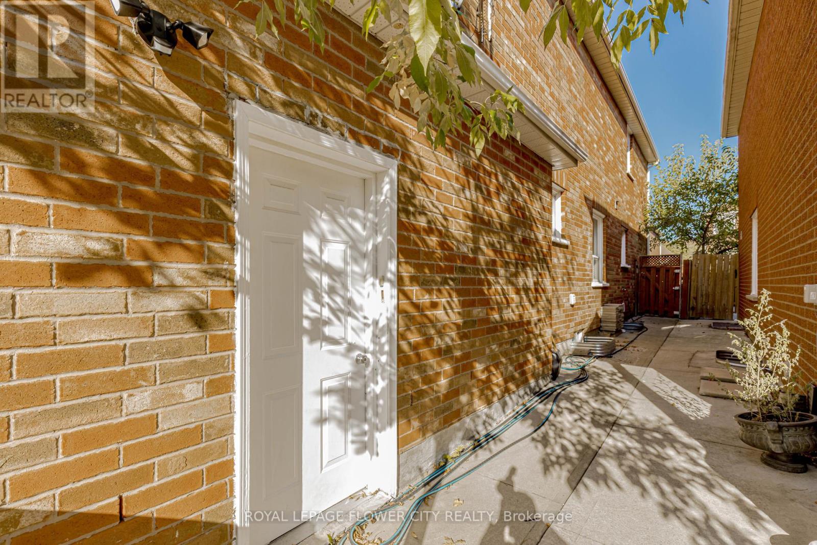 30 Foxtail Road, Brampton, Ontario  L6R 1E2 - Photo 47 - W12469231
