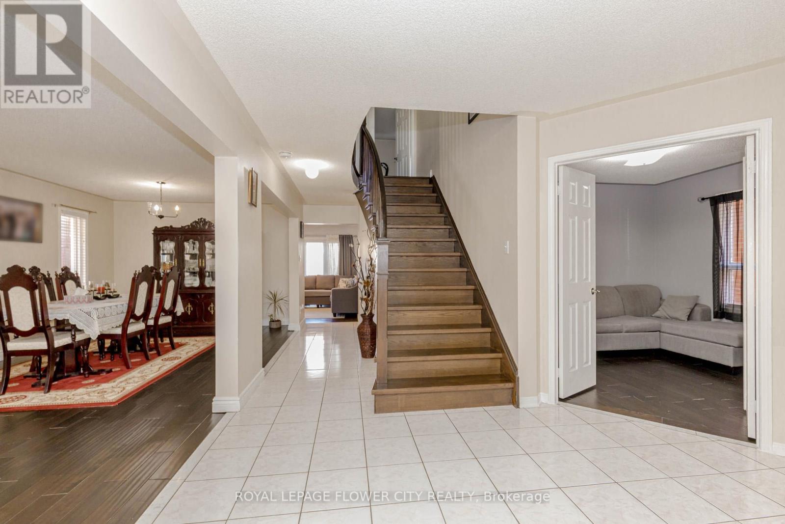 30 Foxtail Road, Brampton, Ontario  L6R 1E2 - Photo 9 - W12469231