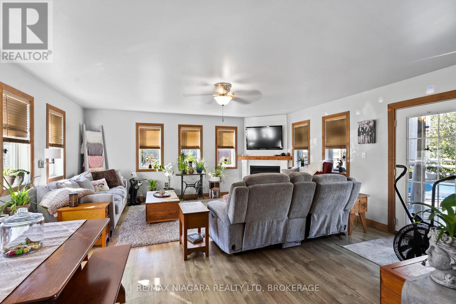 11562 Lakeshore Road, Wainfleet (Lakeshore), Ontario  L3K 5V4 - Photo 25 - X12469252
