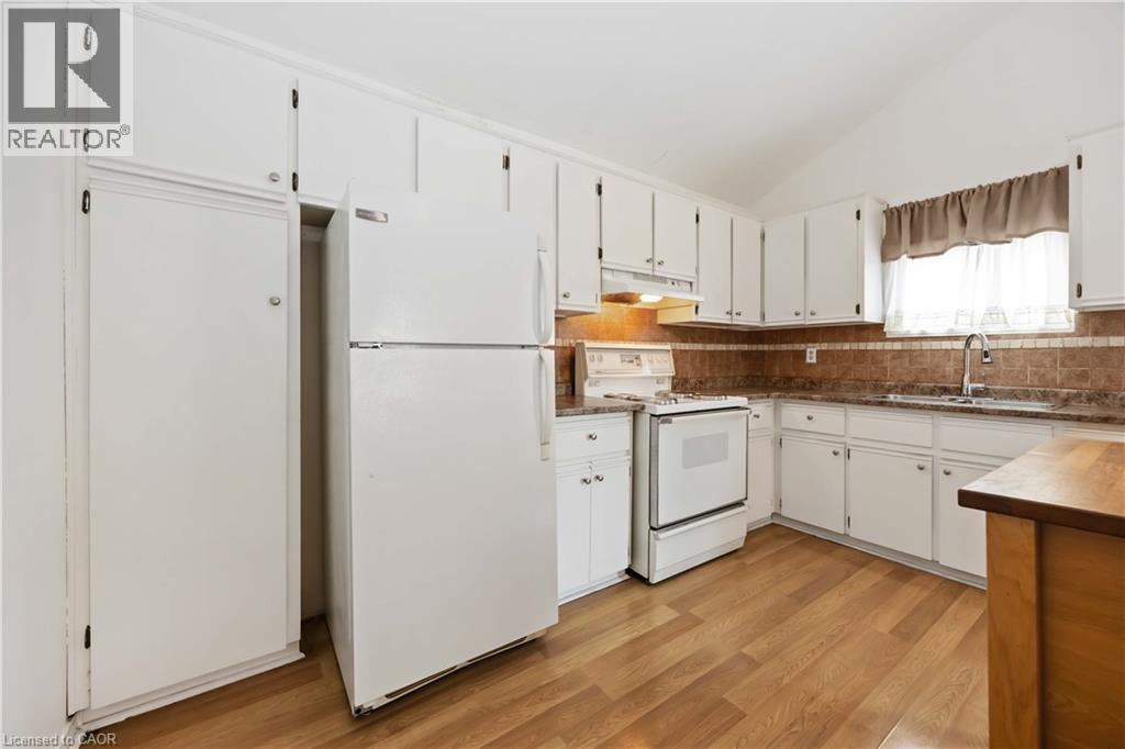 83 Kane Avenue, Toronto, Ontario  M6M 3M8 - Photo 20 - 40773778