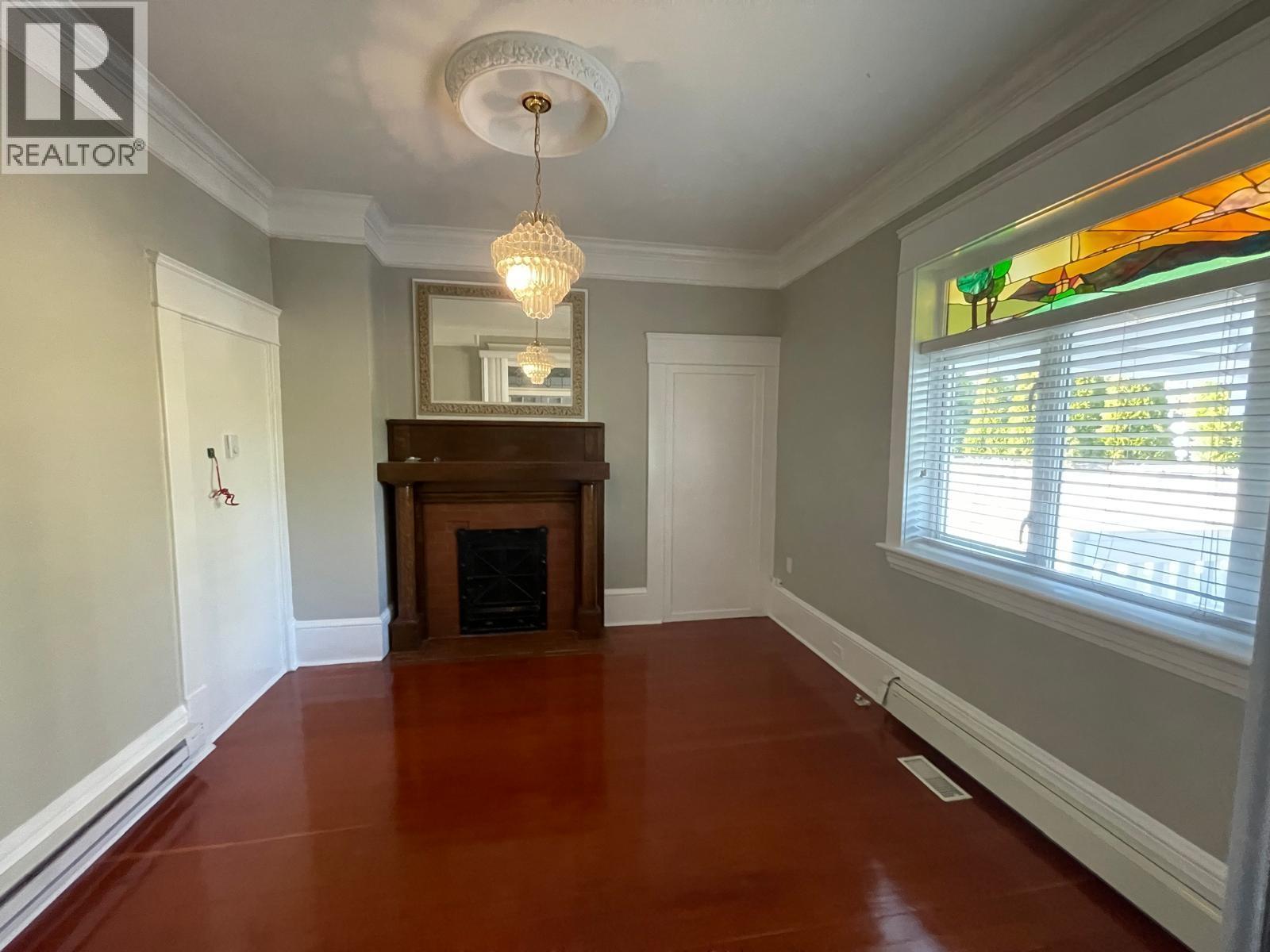 7505 Kingsway, Burnaby, British Columbia  V3N 3C1 - Photo 4 - R3059492
