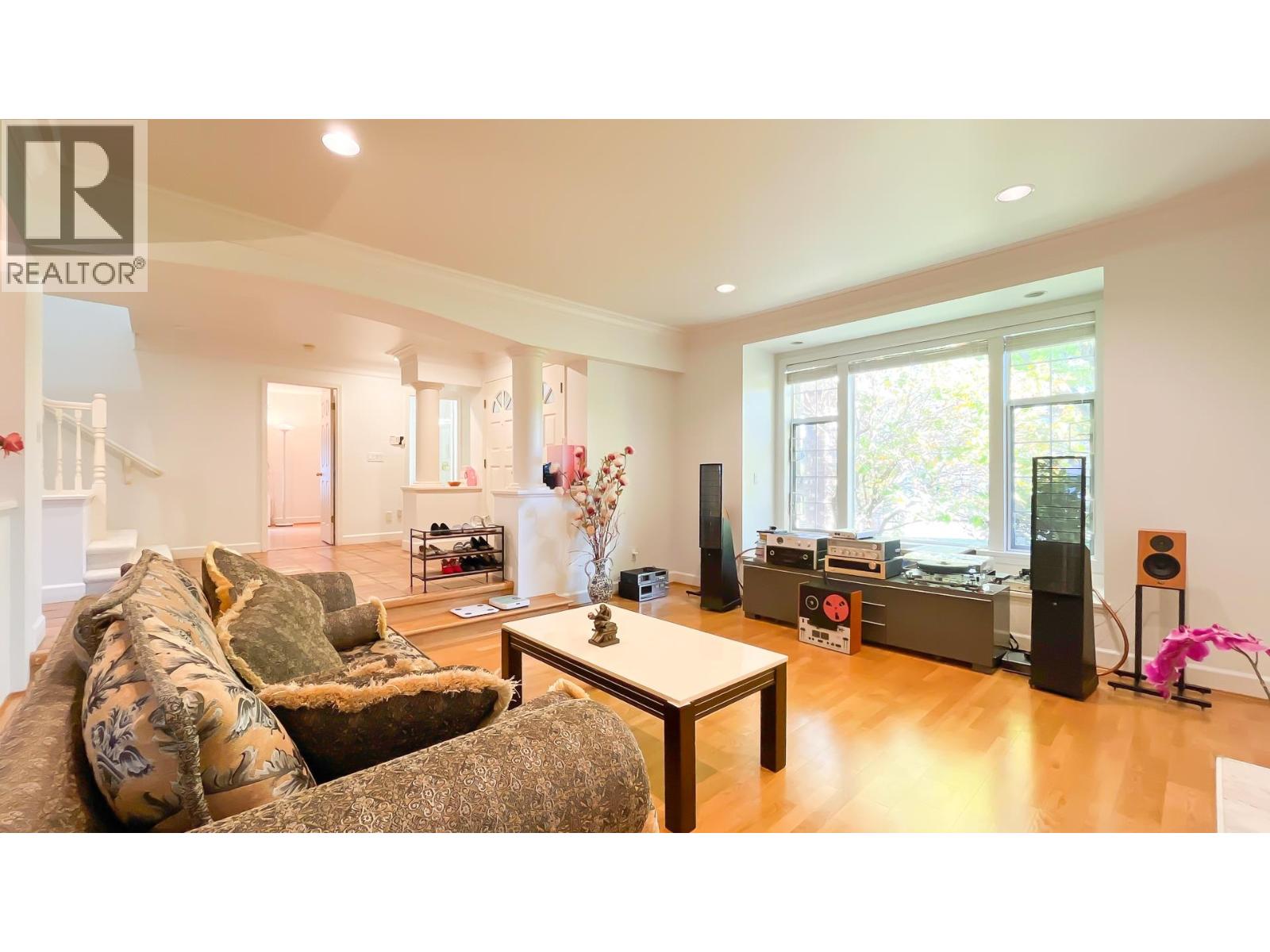 5605 Dewdney Court, Richmond, British Columbia  V7C 5M6 - Photo 6 - R3059634