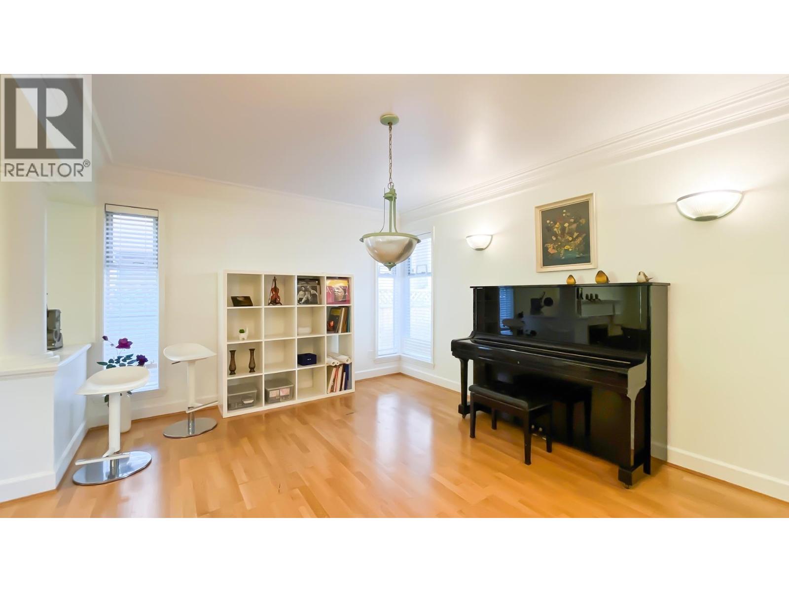 5605 Dewdney Court, Richmond, British Columbia  V7C 5M6 - Photo 8 - R3059634