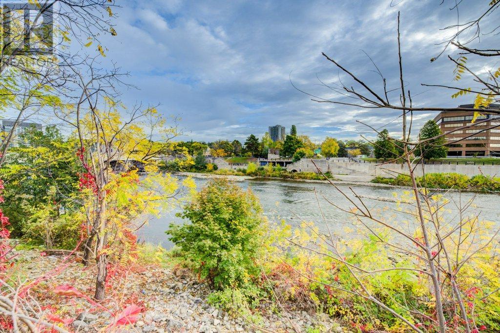 3 - 67 Grand Avenue N, Cambridge, Ontario  N1S 2L1 - Photo 3 - X12469165