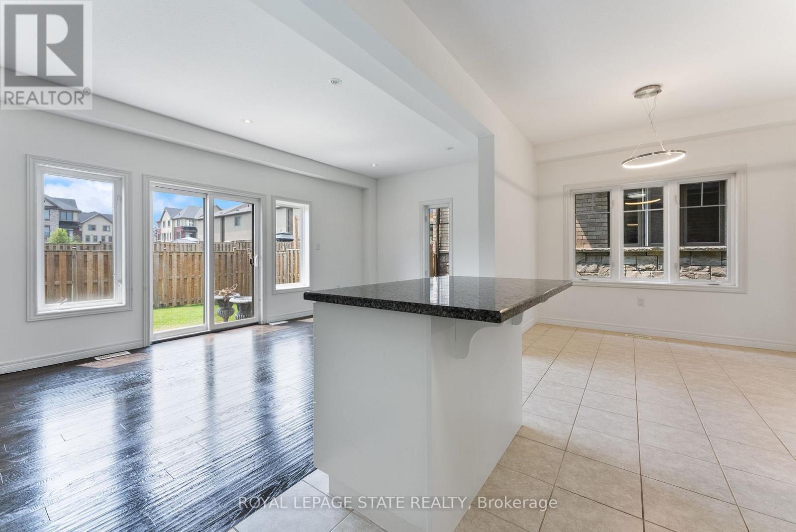 68 Dodman Crescent, Hamilton, Ontario  L9G 0G6 - Photo 12 - X12469182