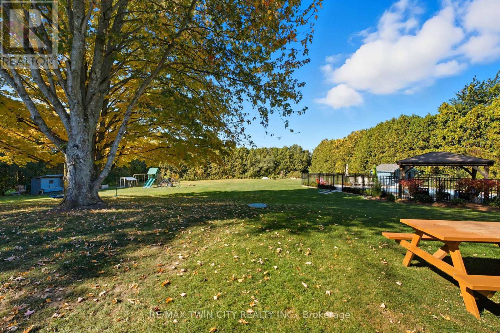 1822 Spragues Road, North Dumfries, Ontario  N1R 5S5 - Photo 22 - X12469236